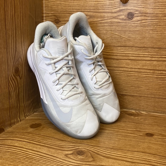 Nike 2020 Precision 4 'White Ice' men US 13 in EUC lots of sole life ๐ฝ๐ฏ๐ฅ๐ฅโค๏ธ - Picture 6 of 11